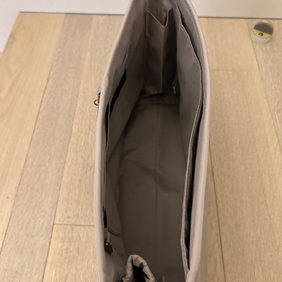 Vegan Fossil Super-Cute Faux Leather Shoulder Bag - Picture 10 of 13